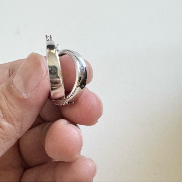 Elegant Sterling Silver 925 and Black Hoop Earrings - Picture 3 of 3